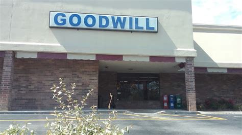 Goodwill knoxville tn - Thrift Store Donation Center · 148 West End Ave · Knoxville, TN. Goodwill Store Farragut Retail is a Thrift Store located at 148 West End Ave, Knoxville in TN. AmVets Thrift Store. Thrift Store · 109 N. Seven Oaks Dr. · Knoxville, TN.